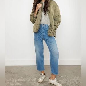 MOTHER The Patch Pocket Private Flood Jeans in Flag Me Down Wide Straight Leg 27
